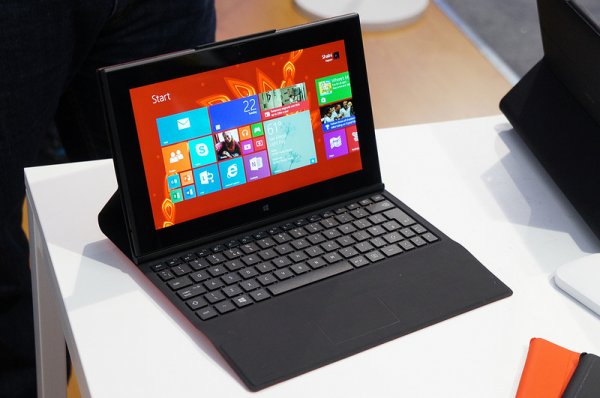   Nokia  Windows 8.1  Lumia 2520
