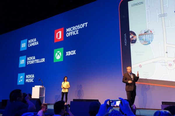   Nokia  Windows 8.1  Lumia 2520