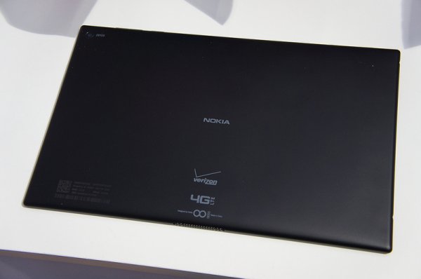   Nokia  Windows 8.1  Lumia 2520